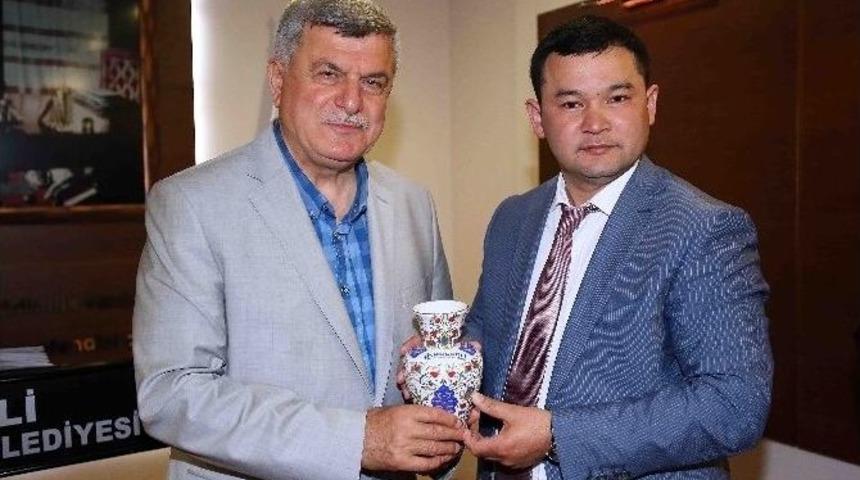Kırgızistan Konsolosu, Karaosmanoğlu&rsquo;na Konuk Oldu