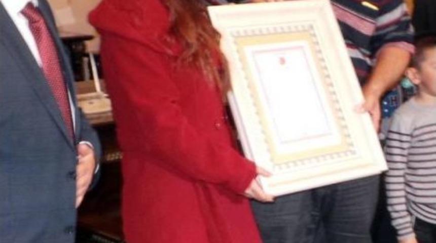 Şehit Astsubay Aydoğdu'nun Eşi, Kız Bebek D&uuml;nyaya Getirdi