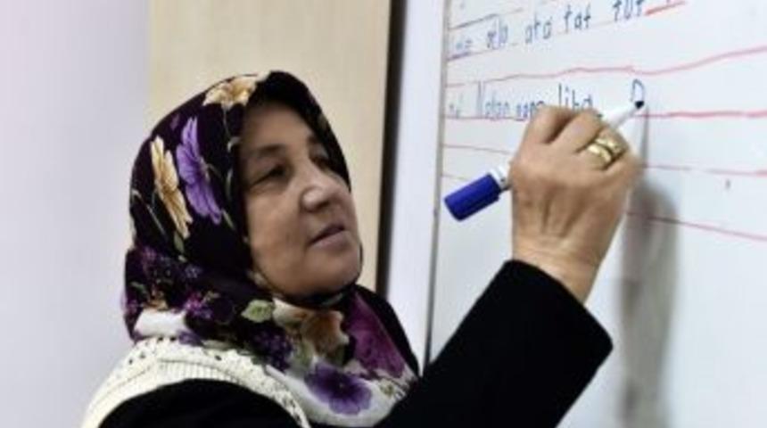 Doğu Karadeniz&rsquo;de Okuma-yazma Bilmeyenler Azalıyor