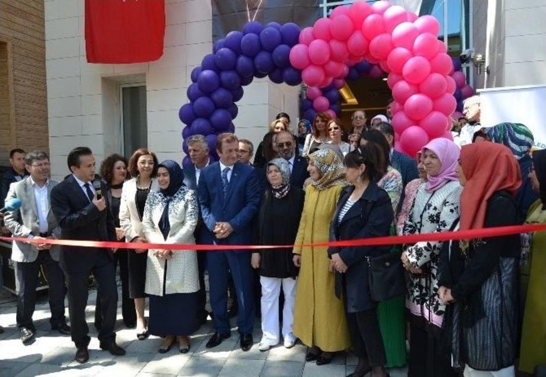 G&ouml;n&uuml;l Elleri &Ccedil;arşısı&rsquo;ndan Yetim Anneler Yararına Kermes