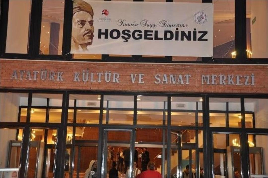 Yunus&rsquo;a Saygı Konseri B&uuml;y&uuml;ledi