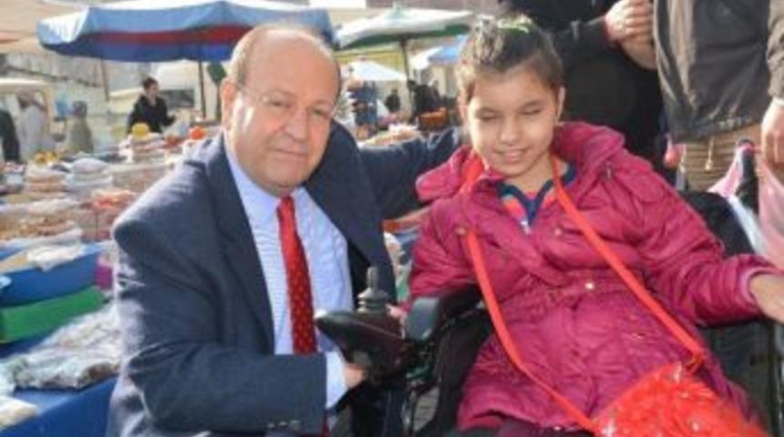 Başkan &Ouml;zakcan; "engellilere Acıyarak Onların Sorunlarını &Ccedil;&ouml;zemeyiz"