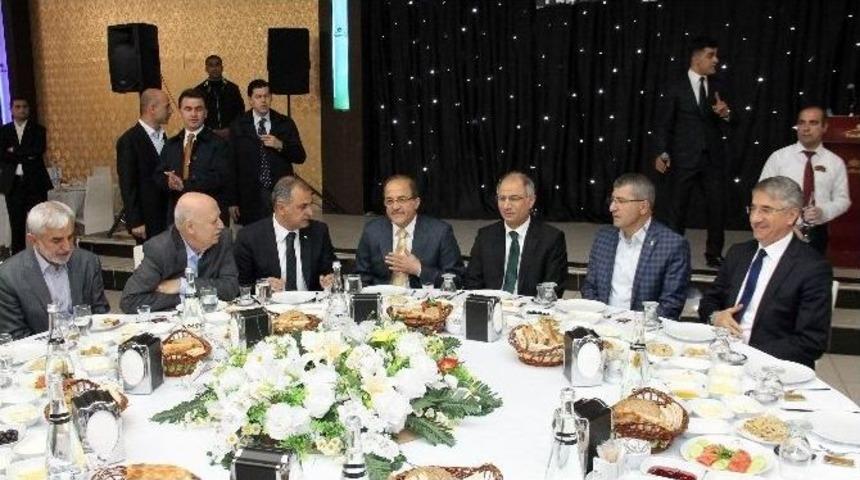 Eski İ&ccedil;işleri Bakanı Ala Elazığ&rsquo;da