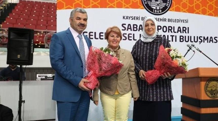 "kadınlar, Parklarımıza Değer Katıyor"