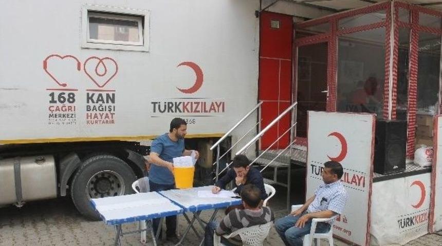 Kızılay Kan Bağışı Tır&rsquo;ı Mardin&rsquo;de
