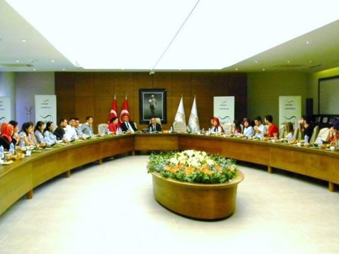 &Ouml;ğrenciler, Uşak Organize Sanayi B&ouml;lgesi&rsquo;ni Gezdi