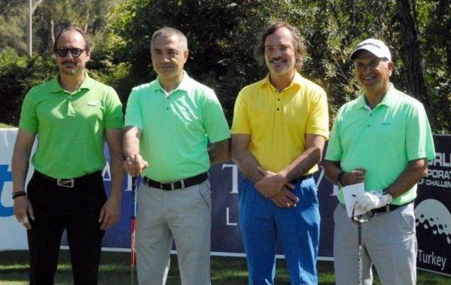 Şirketler Golf Turnuvasında Yarışıyor