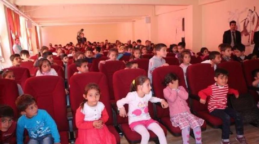 Şemdinli'de &Ouml;ğrencilere Ağız Ve Diş Sağlığı Taraması