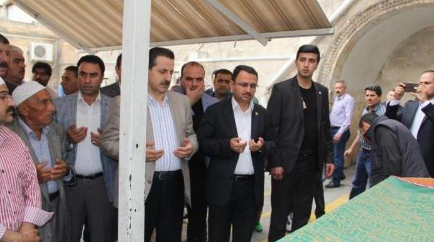 Ak Parti Milletvekili &Ouml;nen Babasını Kaybetti