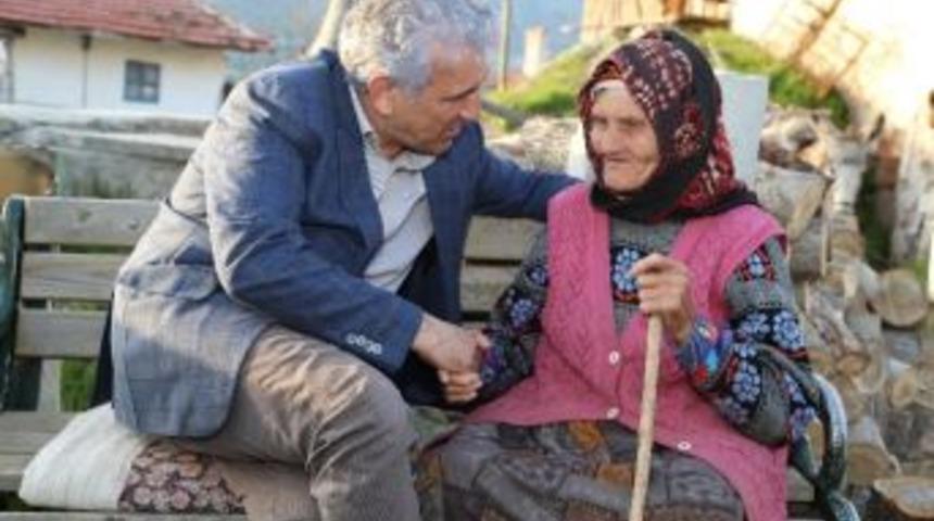 Elibol: &ldquo;t&uuml;m Annelerimizin Ellerini &Ouml;p&uuml;yorum&rdquo;