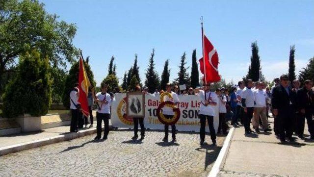 Galatasaray Camiası Çanakkale Şehitlerini Andı