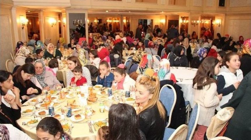 Ma&ccedil;ka Belediye Başkanı Ko&ccedil;han, Anneler G&uuml;n&uuml;n&uuml; Unutmadı