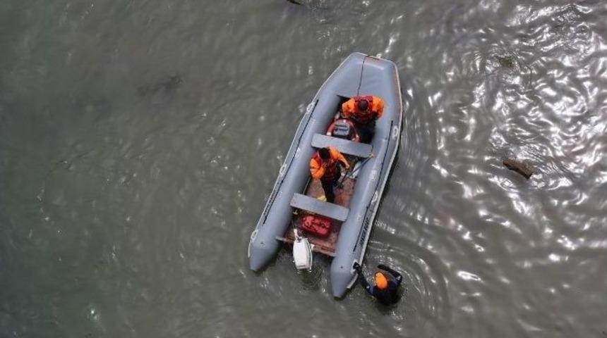 Çoruh Nehri’ne Düşen İşçi Kayboldu