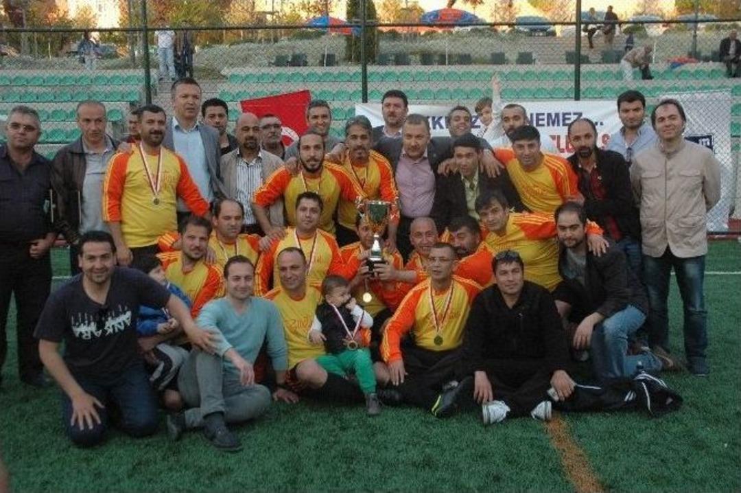 Mali M&uuml;şavirlerin Futbol Ligi&rsquo;nin Şampiyonu Performansspor Oldu