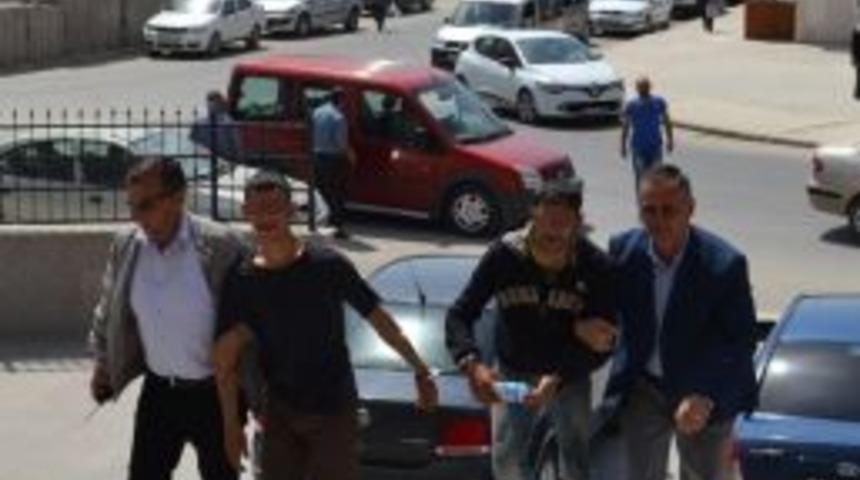 Kamyonet Hırsızları İstanbul&rsquo;da Yakalandı