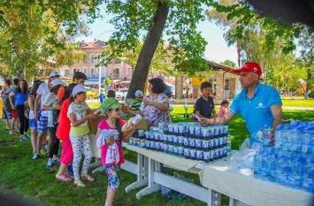 Daha Temiz Bir Çevre Için Çöp Topladılar