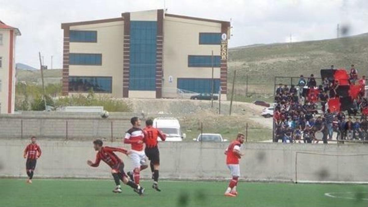 Van&rsquo;da 2. Amat&ouml;r K&uuml;me Ma&ccedil;ında Futbolcular Arasında Gerginlik &Ccedil;ıktı