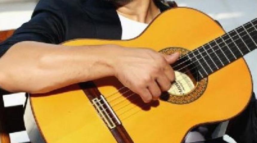 Pop Sanat&ccedil;ısı Fettah Can Bursa Zaferspor'un Y&ouml;netiminde