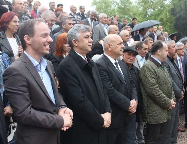 Yolların Bile Asfaltlanmadığı Zonguldak’a Astronomik Heykel