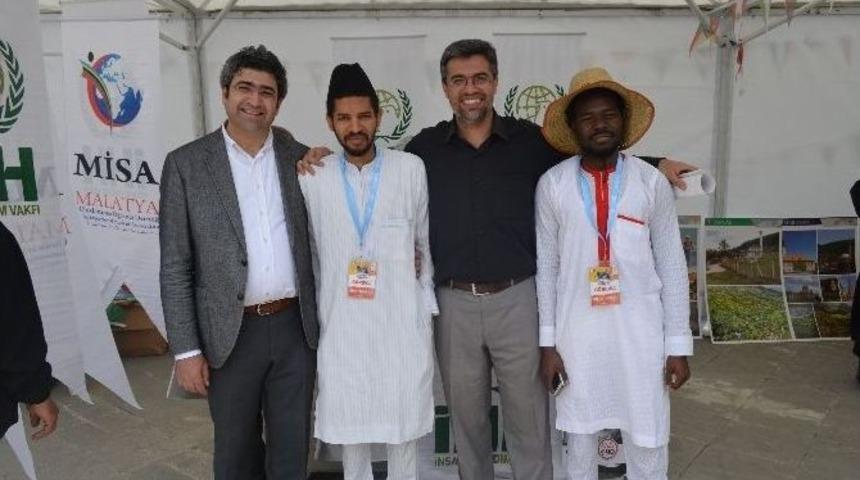 Misafir &Ouml;ğrenciler &Uuml;lkelerini Ve K&uuml;lt&uuml;rlerini Malatyalılara Tanıttı