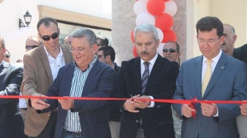 Kuşadası&rsquo;na Yeni Alışveriş Merkezi A&ccedil;ıldı