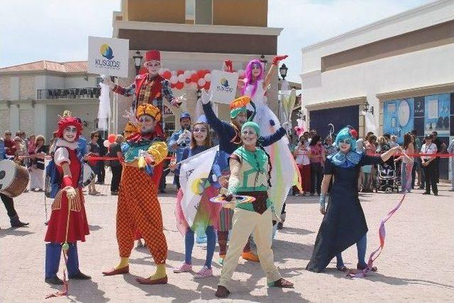 Kuşadası’na Yeni Alışveriş Merkezi Açıldı