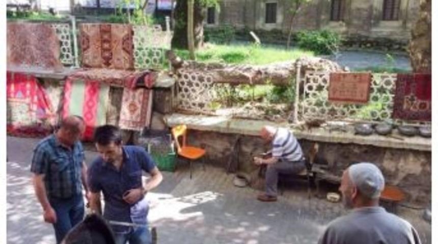 Asırlık &Ccedil;ınar R&uuml;zgara Yenik D&uuml;şt&uuml;