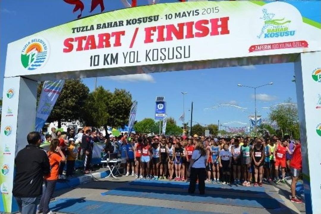 Anneler G&uuml;n&uuml;&rsquo;n&uuml; Bahar Koşusu&rsquo;nda Kutladı