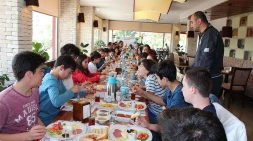 Basketbolcular Kahvaltıda Buluştu