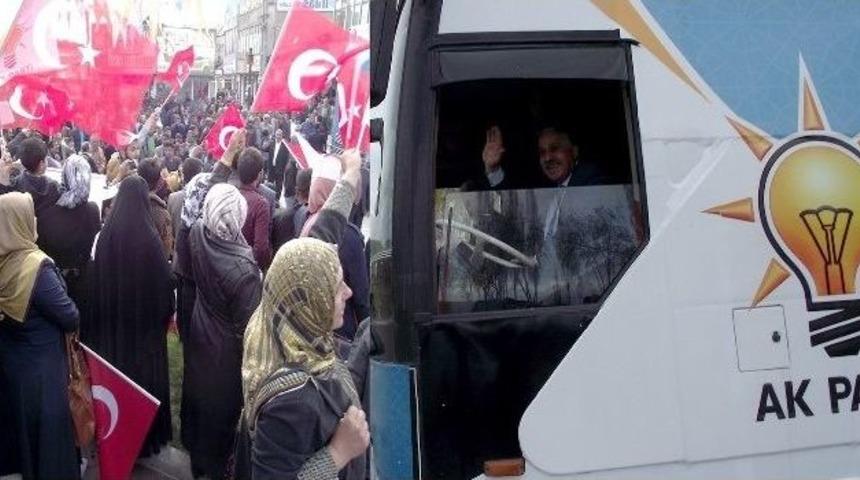 Faruk Alpaslan Se&ccedil;im Otob&uuml;s&uuml;yle Meclis Yolunda