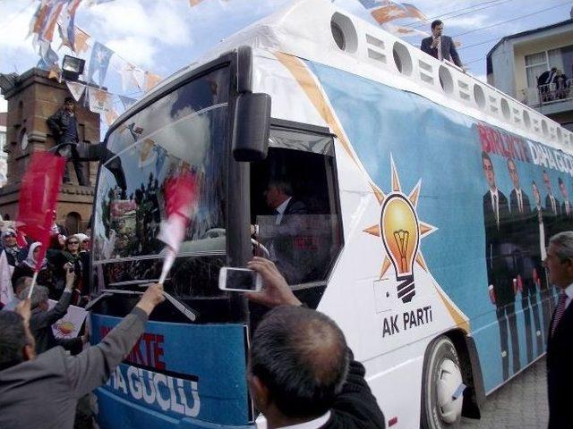 Faruk Alpaslan Se&ccedil;im Otob&uuml;s&uuml;yle Meclis Yolunda 1