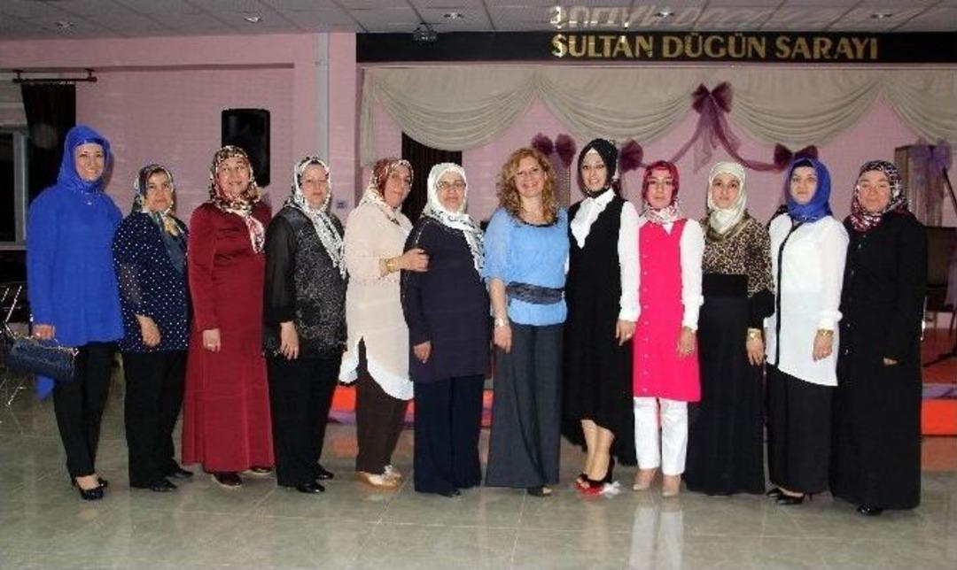 K&uuml;reli Kızlar Bozkurtlu Anneleri Coşturdu