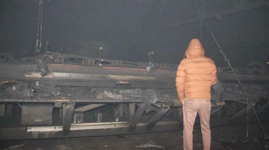 Sakarya&rsquo;da &Ccedil;ıkan Yangında 4 B&uuml;y&uuml;kbaş Hayvan Telef Oldu