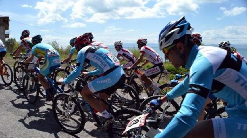 Bitlis'teki Dağ Bisikleti Yarışları Sona Erdi