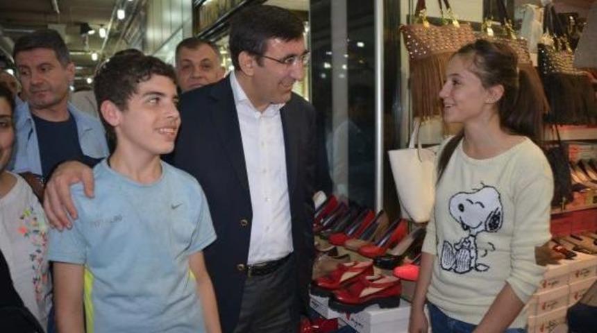 Bakan Yılmaz: Bizim Geleneğimiz Var, &Ouml;l&uuml;n&uuml;n Arkasından K&ouml;t&uuml; Konuşulmaz