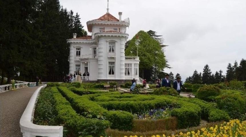 Atat&uuml;rk K&ouml;şk&uuml;&rsquo;nde Ziyaret&ccedil;i Hareketliliği