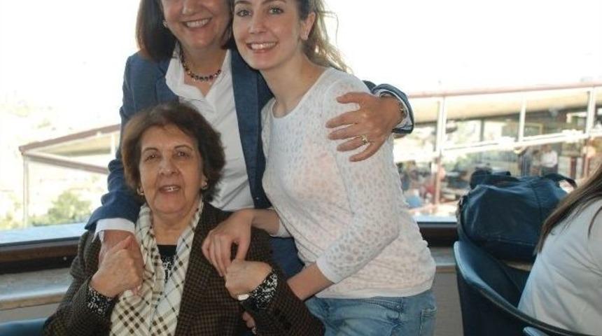 Usluer&rsquo; Lerin 3 Kuşak Anneler G&uuml;n&uuml; Buluşması