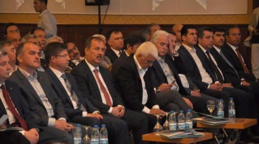 Zeybekci: 7 Haziran'da Iktidar Değişikliği Olmayacak