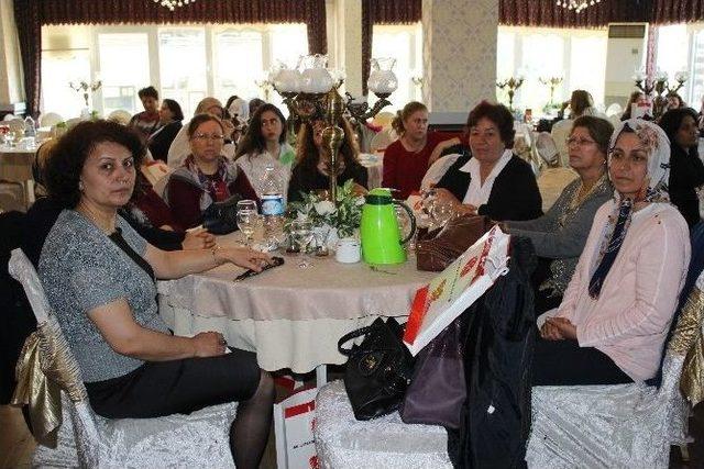 T&uuml;rk Sağlık-sen&rsquo;den Anneler G&uuml;n&uuml; Etkinliği 1