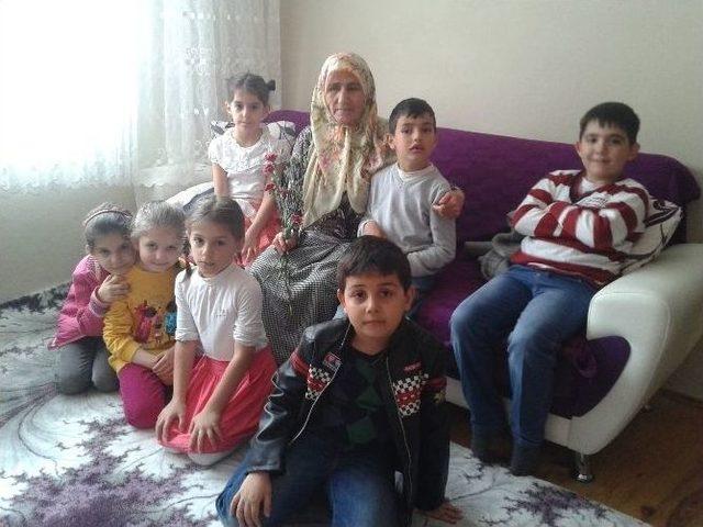 Şehit Annelerine Anneler G&uuml;n&uuml; Ziyareti 2