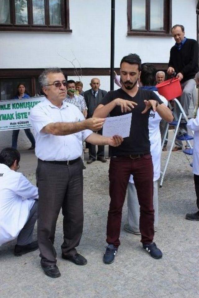 Gürleyikliler’den Sıra Dışı Basın Açıklaması 3