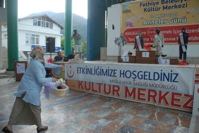 Kötü Alışkanlıklara Terlik Fırlattılar