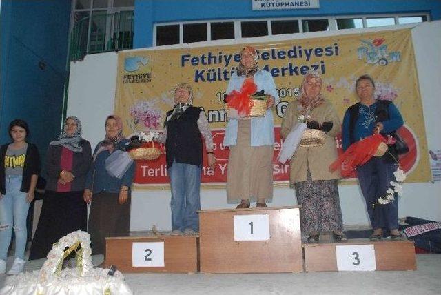 Kötü Alışkanlıklara Terlik Fırlattılar