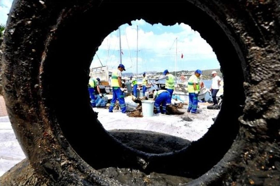 Bodrum Bitez Limanı&rsquo;nda Deniz Dibi Temizliği Yapıldı