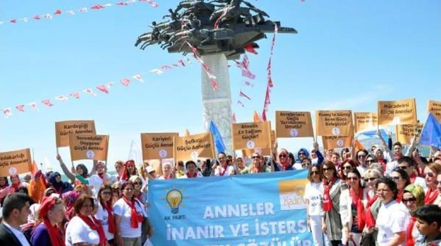 Ak Partili Adaylar Kordon'da G&uuml;l Dağıttı