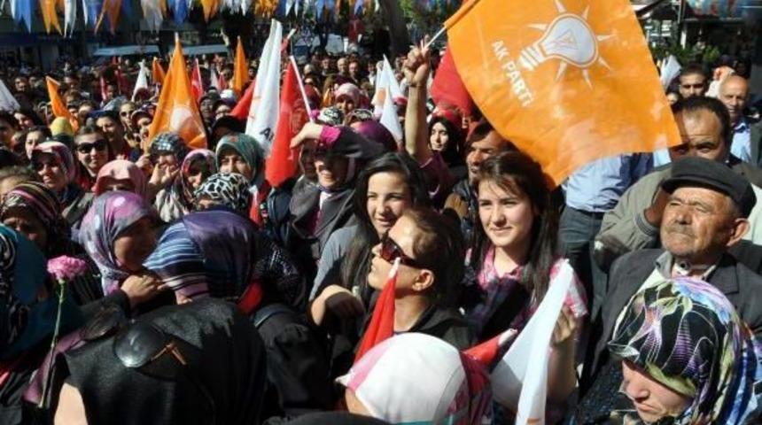 Bakan M&uuml;ezzinoğlu: Ağustos B&ouml;ceği Gibi Cır Cır &Ouml;tenler Var