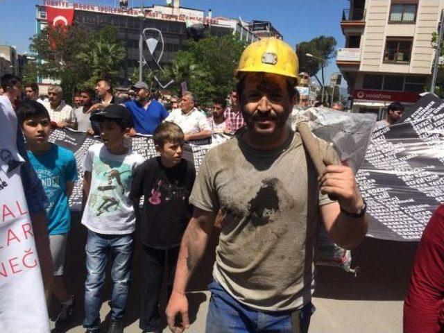 Soma'da Faciasında Ölenler, Anneler Günü'nde Yürüyüş Ve Metingle Anıldı