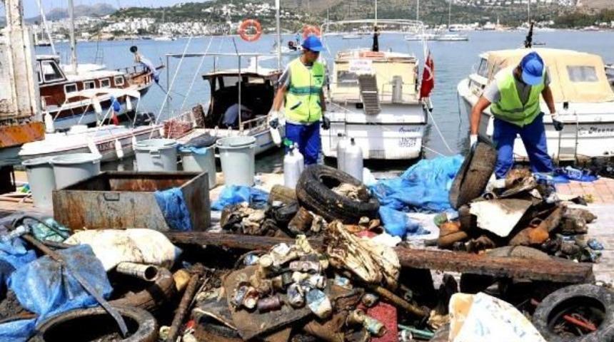 Deniz Dibi Temizliği Bitez'de Devam Etti