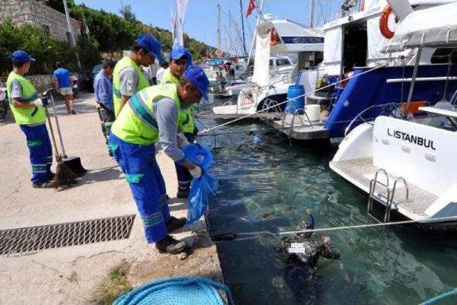 Deniz Dibi Temizliği Bitez'de Devam Etti