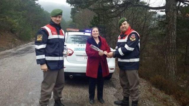 Jandarma’dan Annelere Karanfil 1